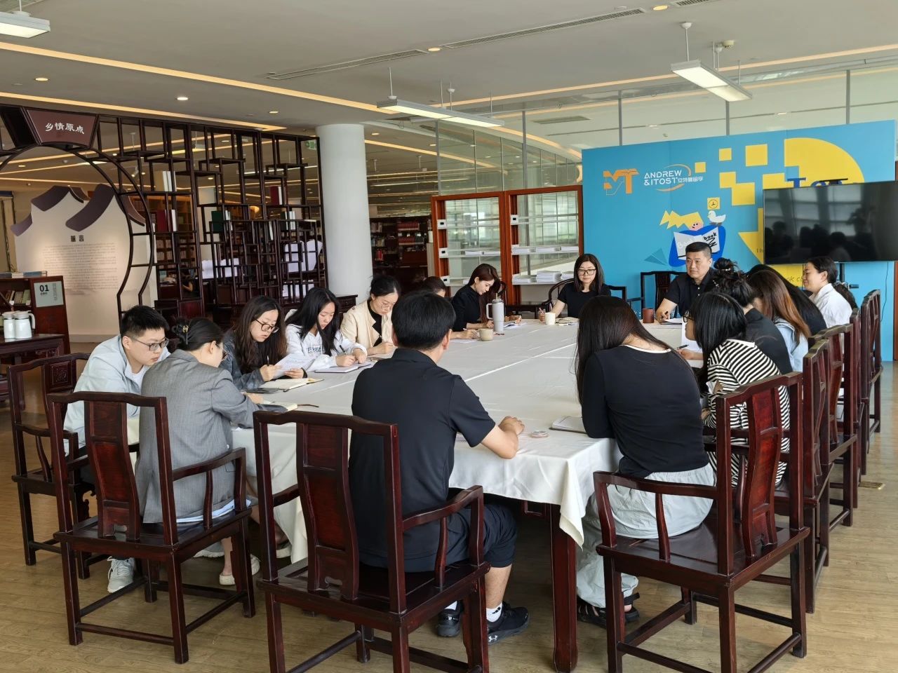 宜興市圖書館召開主題討論會 助力社會工作部提質(zhì)增效